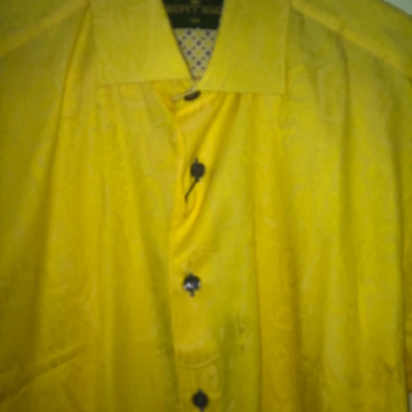 BertigoMen’s Button Down Shirt - Picture 2 of 5